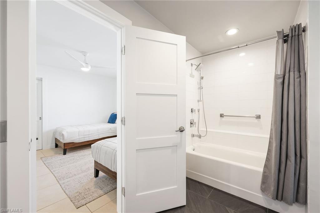 648 96th Avenue North Naples, FL 34108 - Photo 20 of 37 Guest Bathroom