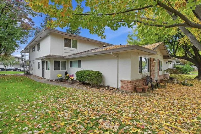 $299,999 | 243 Breuner Drive, Unit 2, Roseville, CA 95678