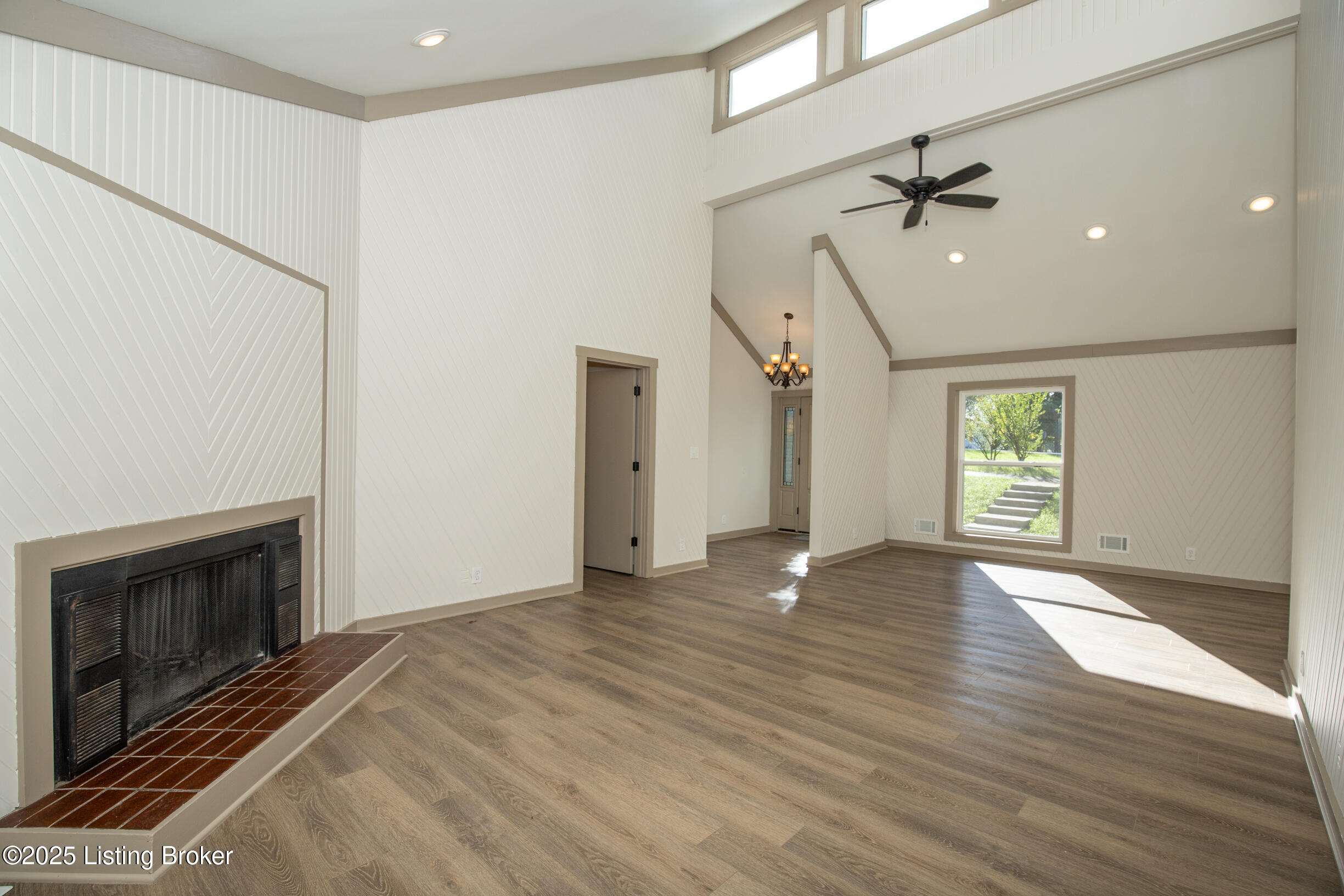 3811 Briar Ridge Road La Grange, KY 40031 - Photo 5 of 24 Great Room