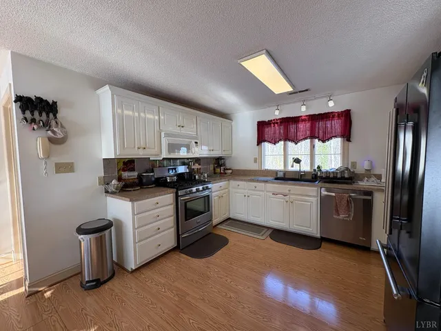 $389,900 | 111 Oaklawn Terrace, Gretna, VA 24557