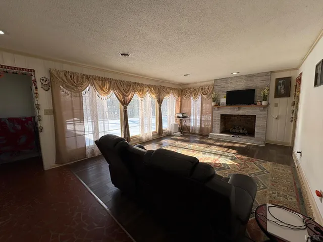 $389,900 | 111 Oaklawn Terrace, Gretna, VA 24557