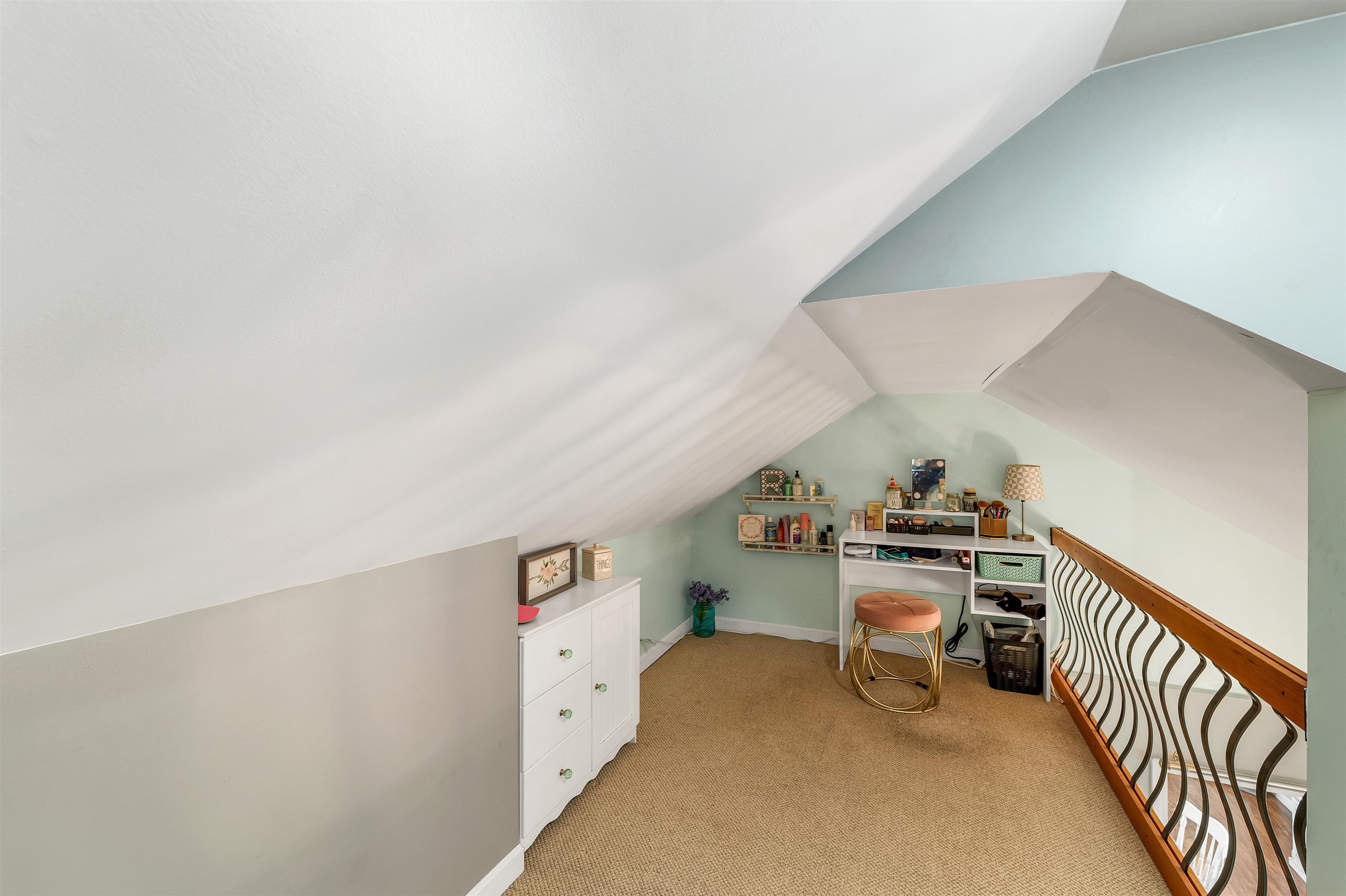 22 Berkshire Road Nashua, NH 03064 - Photo 12 of 18 Gallery Image 12
