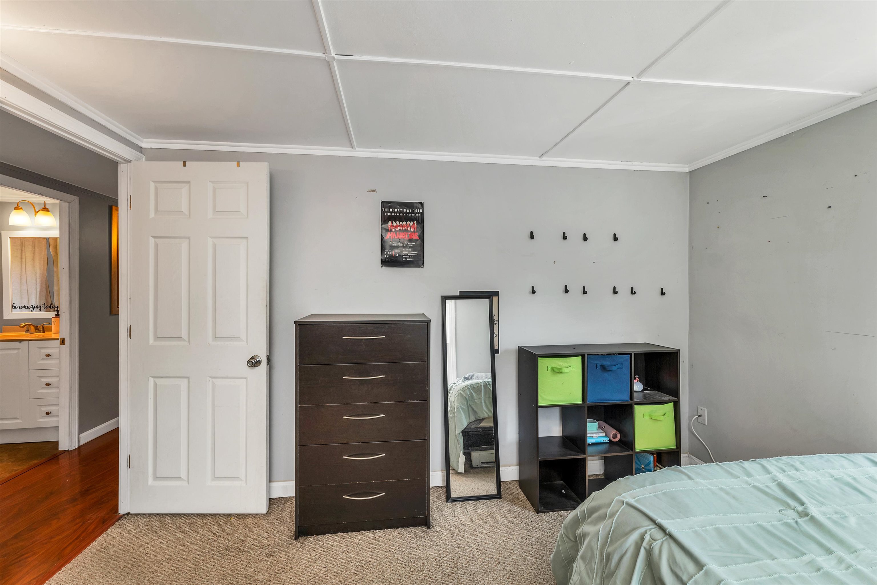 22 Berkshire Road Nashua, NH 03064 - Photo 17 of 18 Gallery Image 17