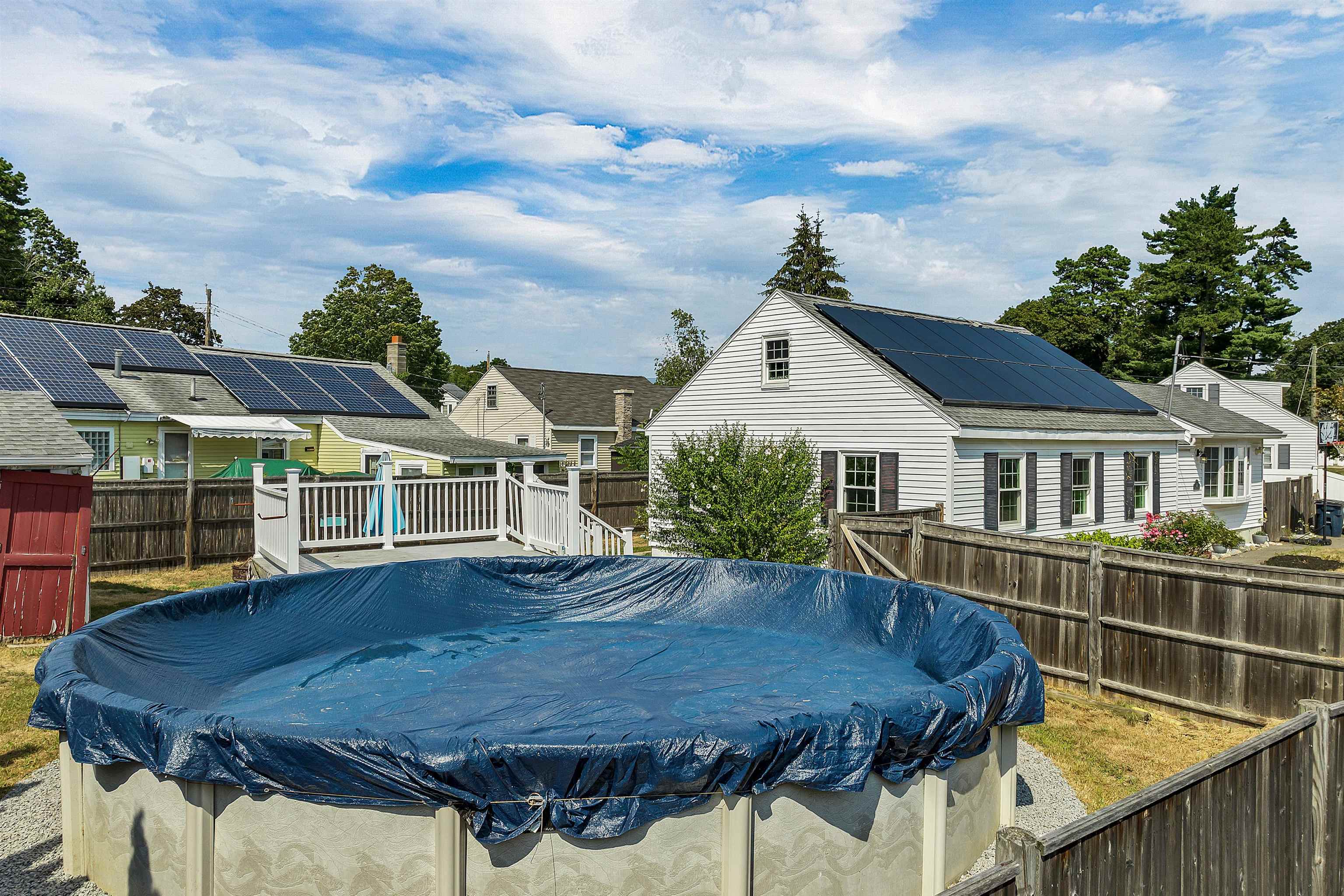 22 Berkshire Road Nashua, NH 03064 - Photo 3 of 18 Gallery Image 3
