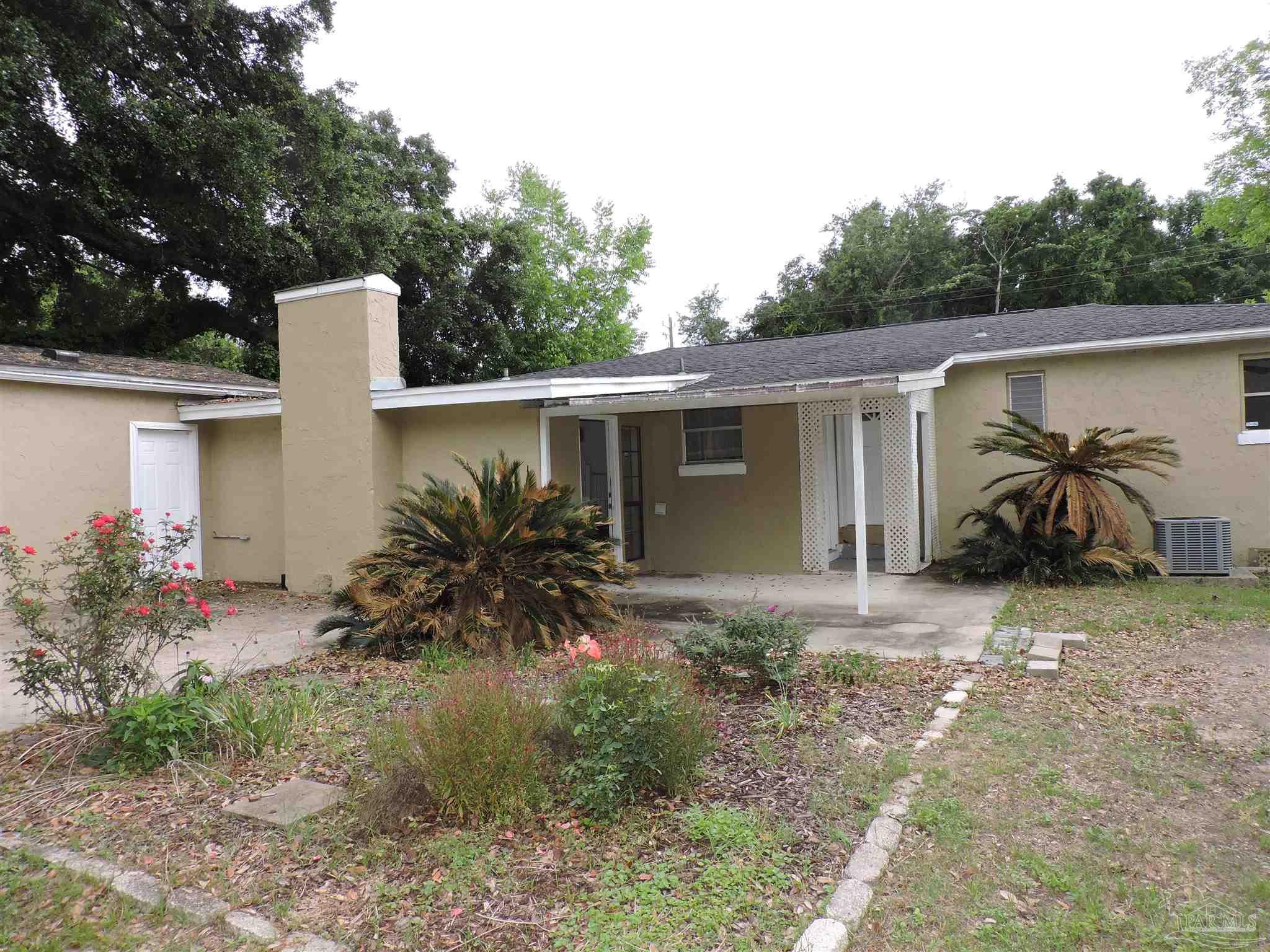 162 West Burgess Road Pensacola, FL 32503 - Photo 29 of 30 a view of a backyard