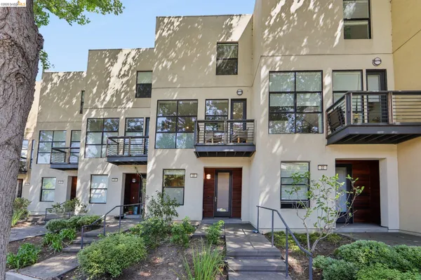 $795,000 | 23 City Limits Circle, Emeryville, CA 94608