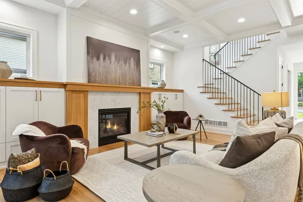 $2,149,900 | 5805 Kellogg Avenue, Edina, MN 55424