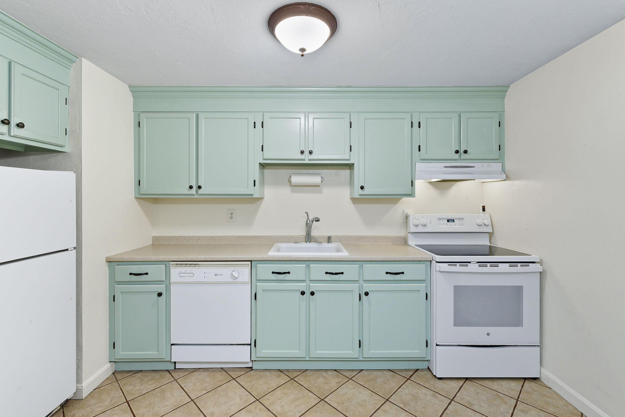 300 Falmouth Road, Unit 17B Mashpee, MA 02649 - Photo 11 of 23 IMG_0566