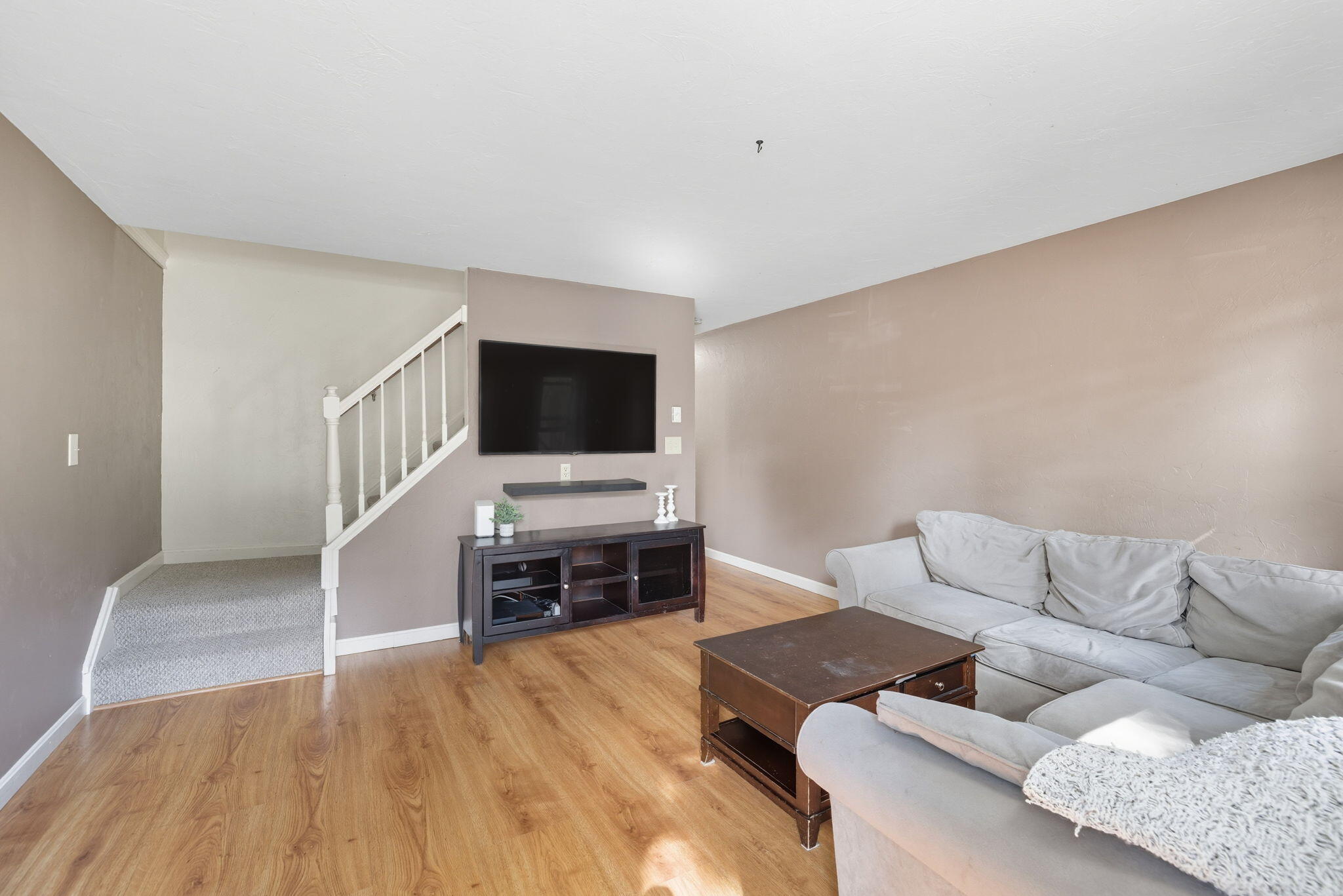 300 Falmouth Road, Unit 17B Mashpee, MA 02649 - Photo 6 of 23 IMG_0588