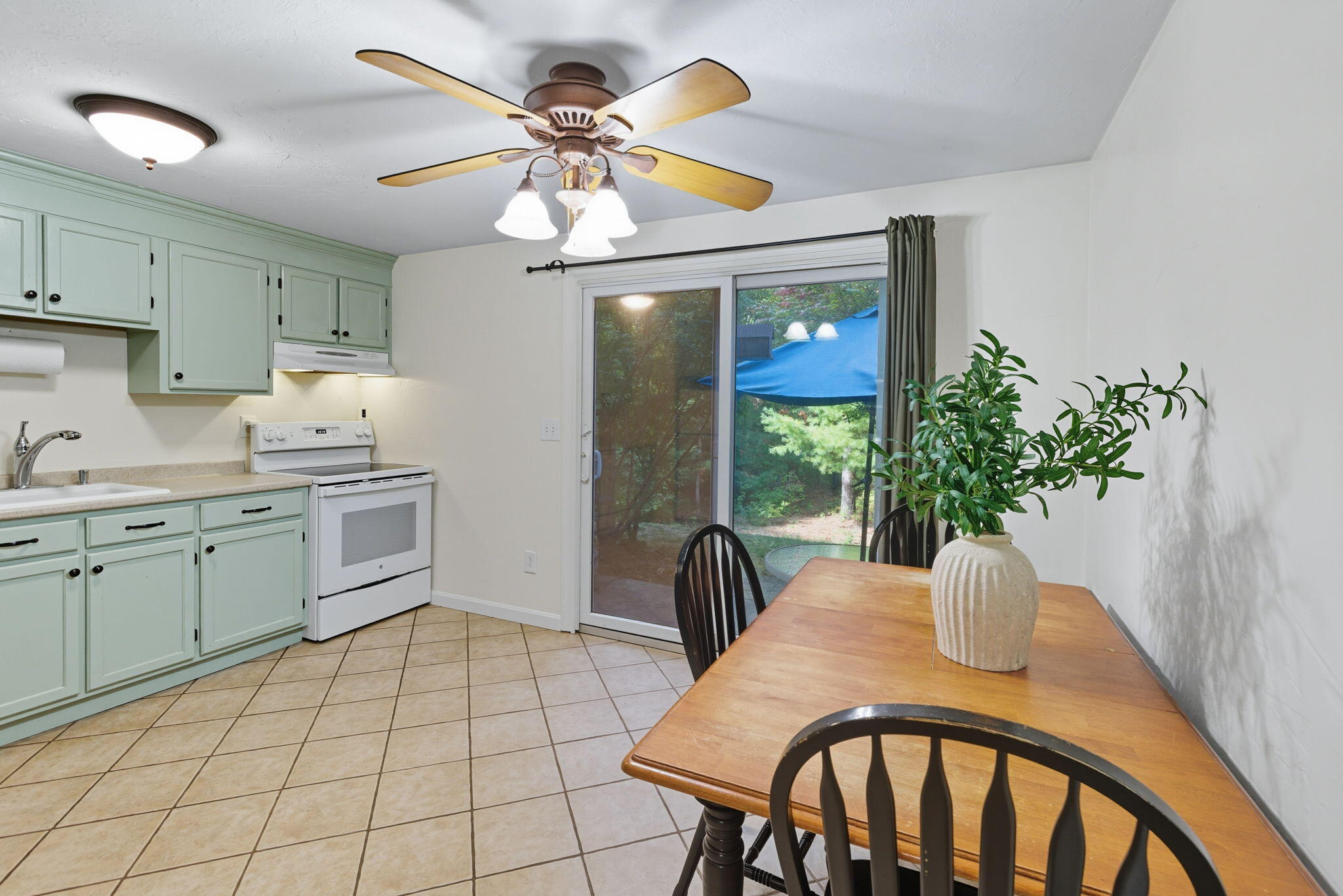 300 Falmouth Road, Unit 17B Mashpee, MA 02649 - Photo 9 of 23 IMG_0565