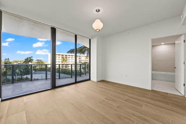 $2,999,999 | 900 North Ocean Boulevard, Unit 406, Pompano Beach, FL 33062