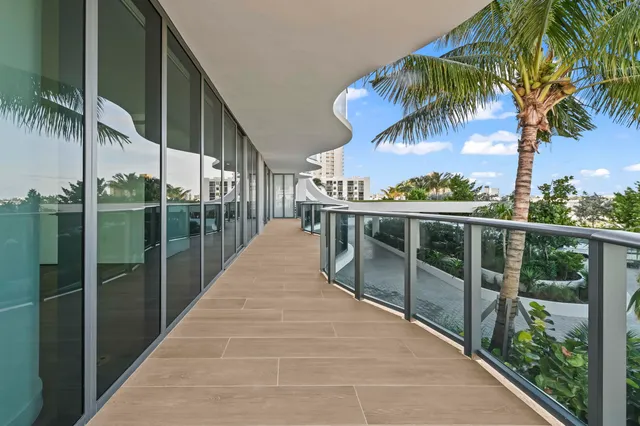 $2,999,999 | 900 North Ocean Boulevard, Unit 406, Pompano Beach, FL 33062