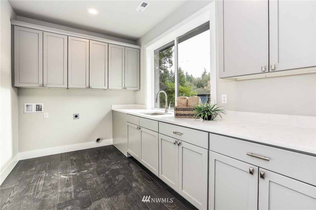 3227 Alaska Road Brier, WA 98036 - Photo 15 of 25