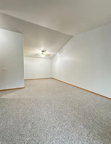 $1,825 | 2427 Silverstone Drive, Unit 2427, Carpentersville, IL 60110