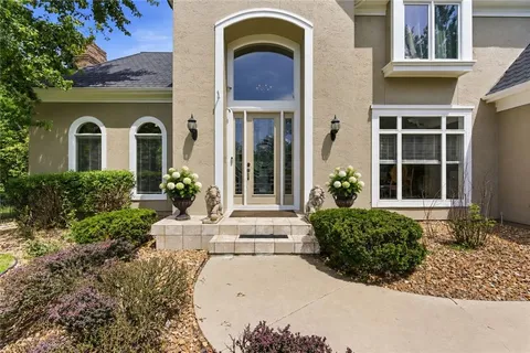 $899,950 | 4407 North Mulberry Drive, Kansas City, MO 64116