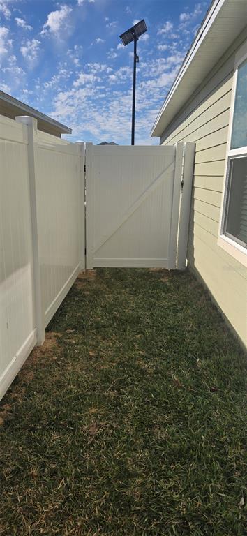 8480 Southwest 41st Circle Ocala, FL 34476 - Photo 36 of 41 a view of a room with a ceiling fan