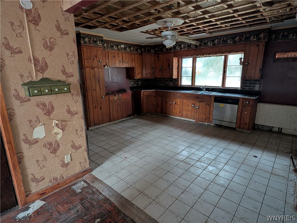 1708 Quaker Road Somerset, NY 14012 - Photo 9 of 38