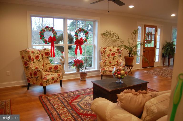 12220 Dover Road Owings Mills, MD 21117 - Photo 11 of 29 Living Room