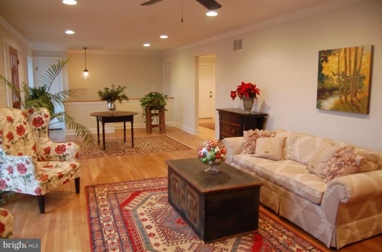 12220 Dover Road Owings Mills, MD 21117 - Photo 21 of 29 Living Room
