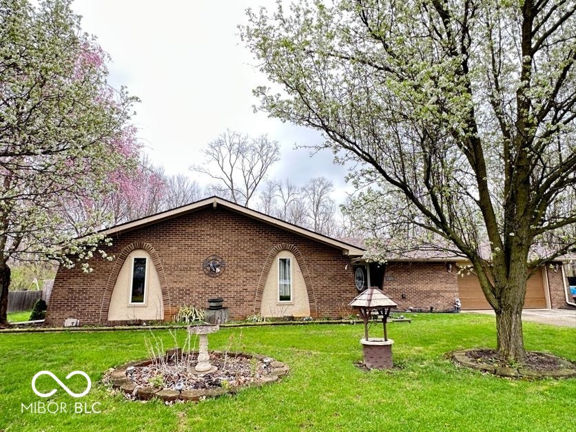 2120 Kitchen Drive Anderson, IN 46017 - Photo 2 of 36