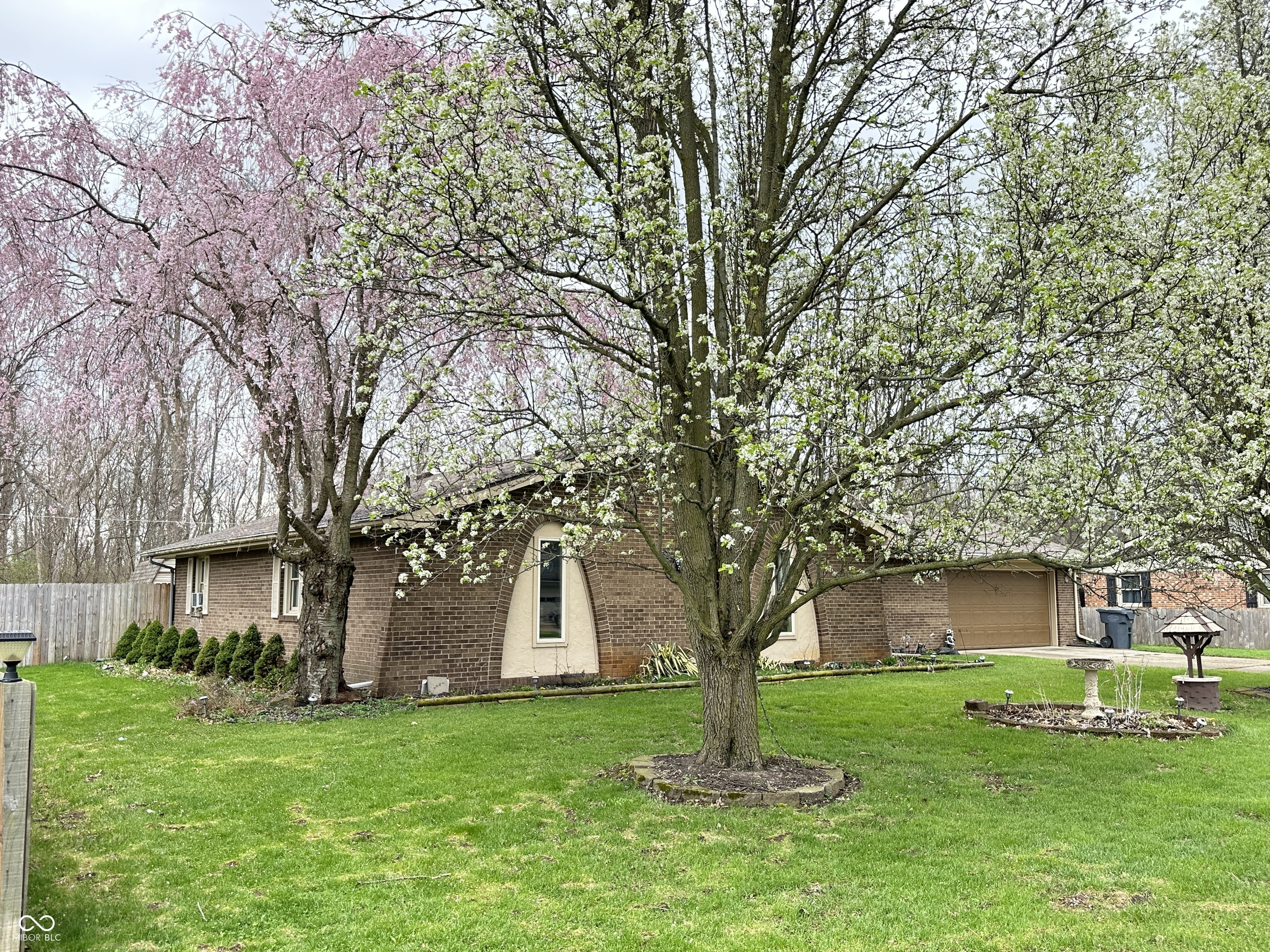 2120 Kitchen Drive Anderson, IN 46017 - Photo 3 of 36