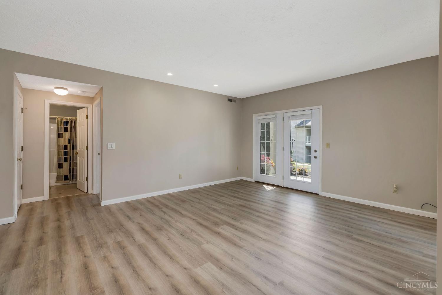 817 Neeb Road, Unit 6 Cincinnati, OH 45233 - Photo 19 of 42 Gallery Image 19
