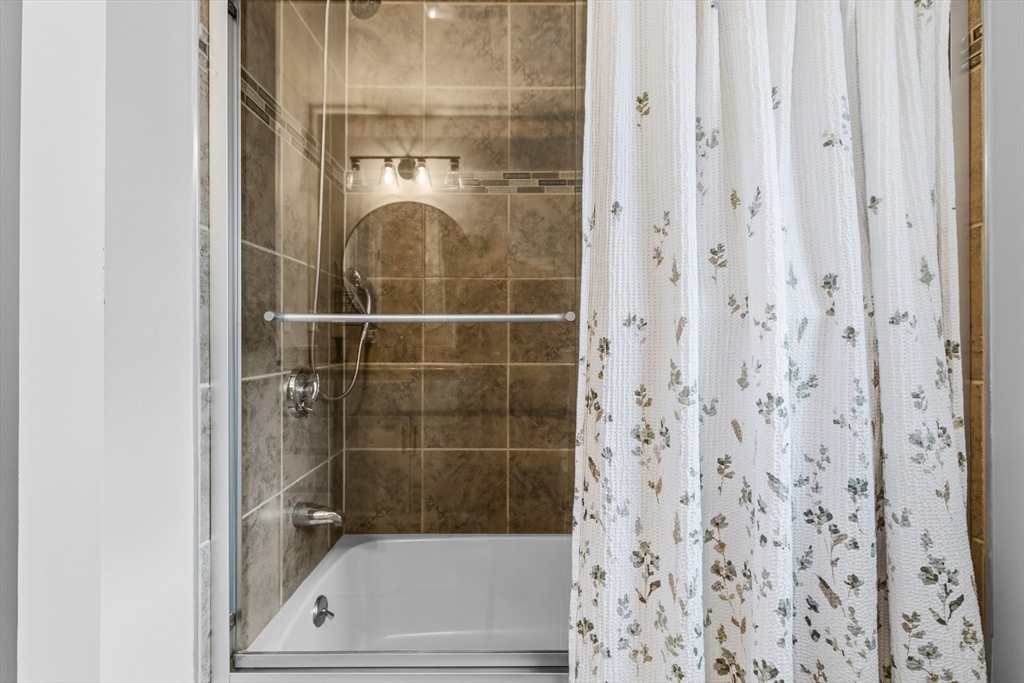 127 Middlesex Street Fall River, MA 02723 - Photo 15 of 38