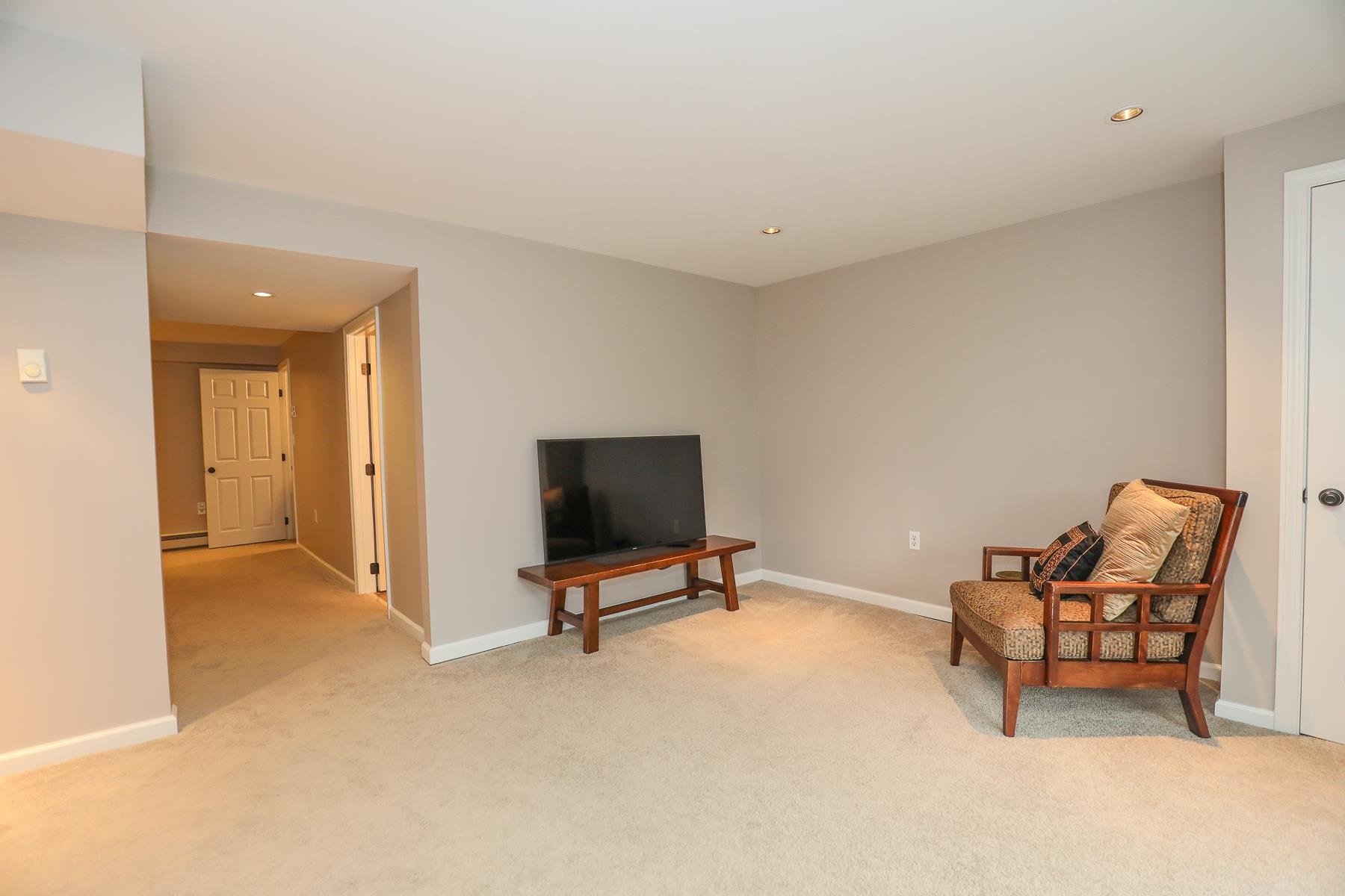 14 Veterans Road, Unit 31 Amherst, NH 03031 - Photo 31 of 36