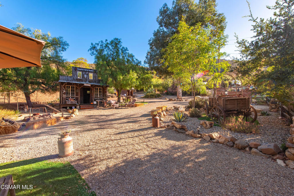 356 East Carlisle Road Thousand Oaks, CA 91361 - Photo 73 of 74