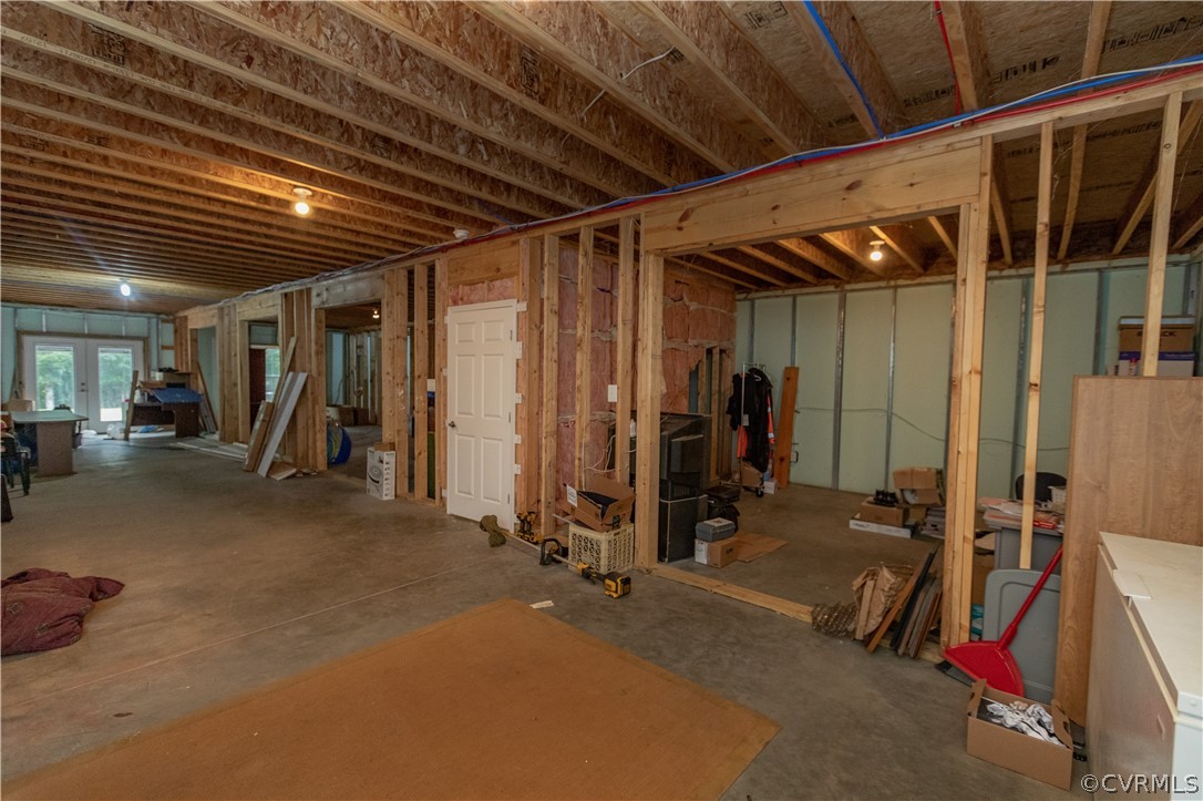 1394 Falls Road Victoria, VA 23974 - Photo 28 of 45 a view of a room with gym equipment
