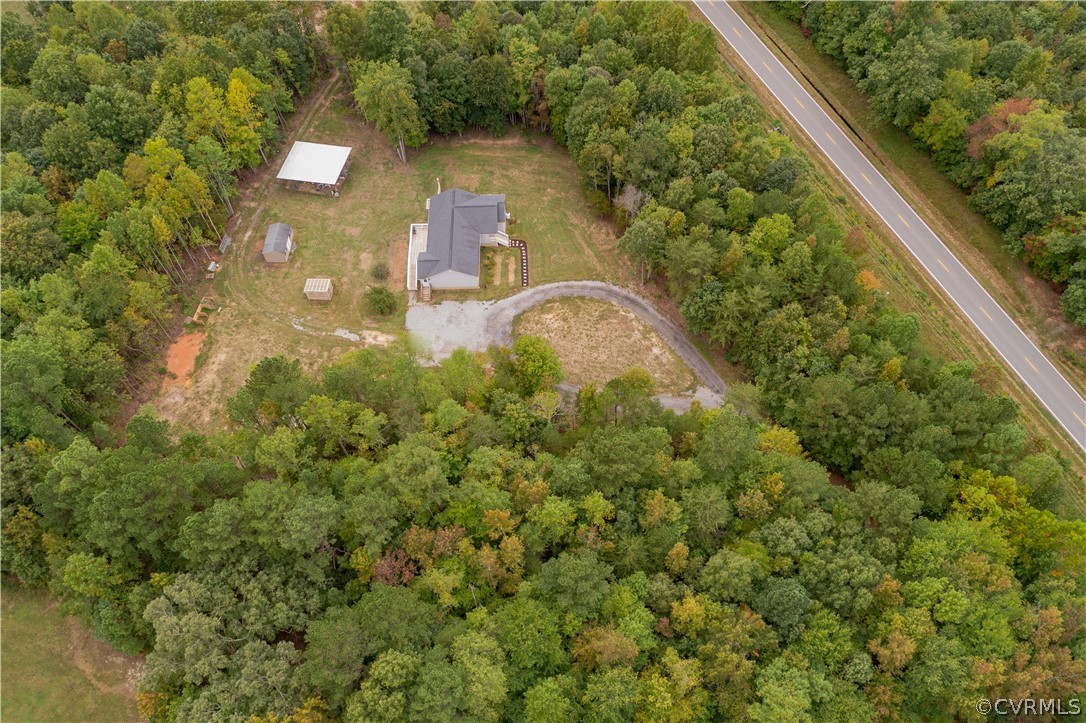 1394 Falls Road Victoria, VA 23974 - Photo 30 of 45 a view of a garden from a balcony