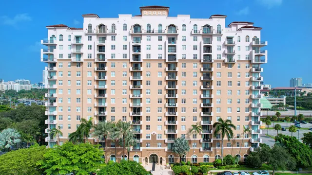 $242,900 | 616 Clearwater Park Road, Unit 907, West Palm Beach, FL 33401