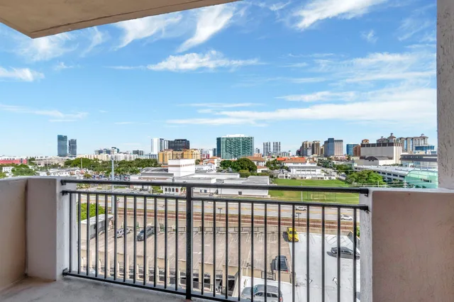 $242,900 | 616 Clearwater Park Road, Unit 907, West Palm Beach, FL 33401