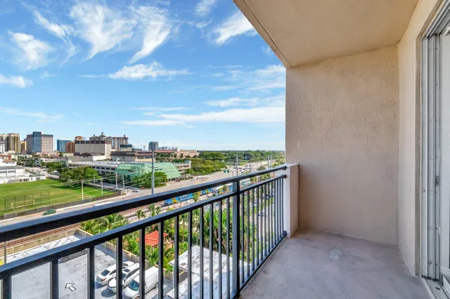 $242,900 | 616 Clearwater Park Road, Unit 907, West Palm Beach, FL 33401