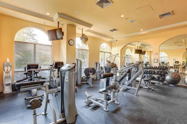 $242,900 | 616 Clearwater Park Road, Unit 907, West Palm Beach, FL 33401