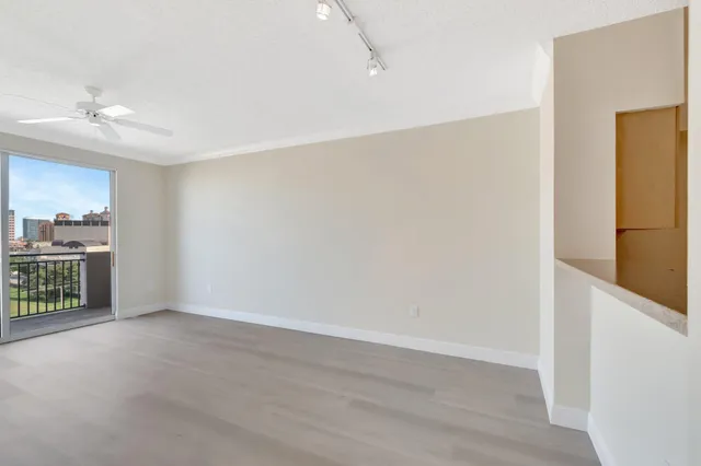 $242,900 | 616 Clearwater Park Road, Unit 907, West Palm Beach, FL 33401