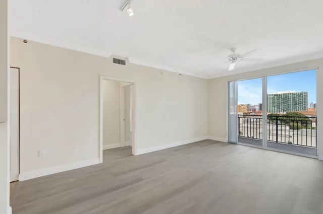 $242,900 | 616 Clearwater Park Road, Unit 907, West Palm Beach, FL 33401