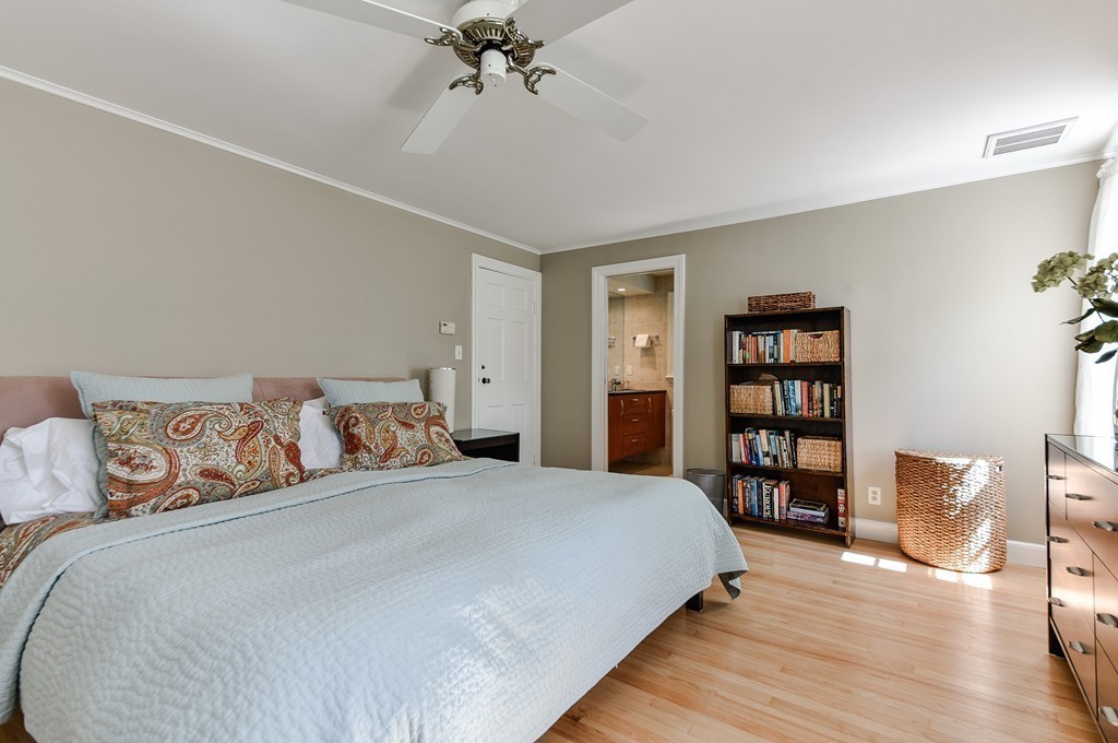 30 Thackeray Road Wellesley, MA 02481 - Photo 11 of 29 Gallery Image 11