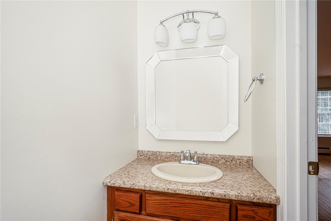 565 Quaker Lane, Unit 58 West Warwick, RI 02893 - Photo 15 of 33