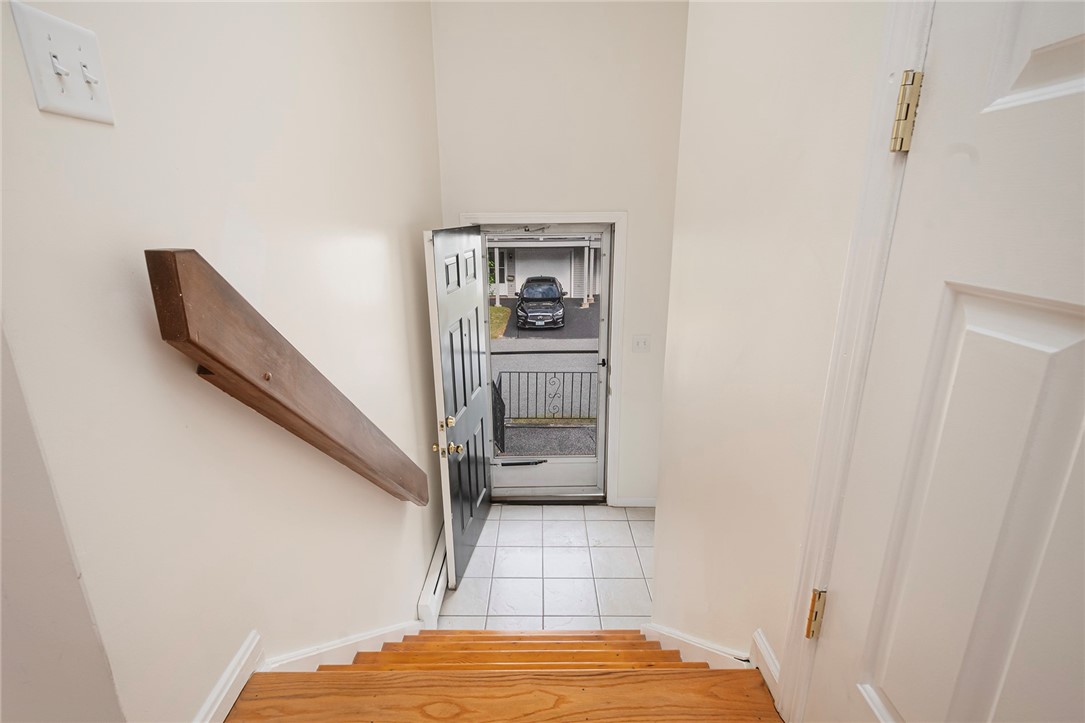 565 Quaker Lane, Unit 58 West Warwick, RI 02893 - Photo 5 of 33
