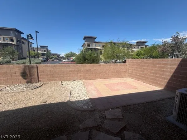 $1,950 | 6205 Barton Manor Street, Henderson, NV 89011