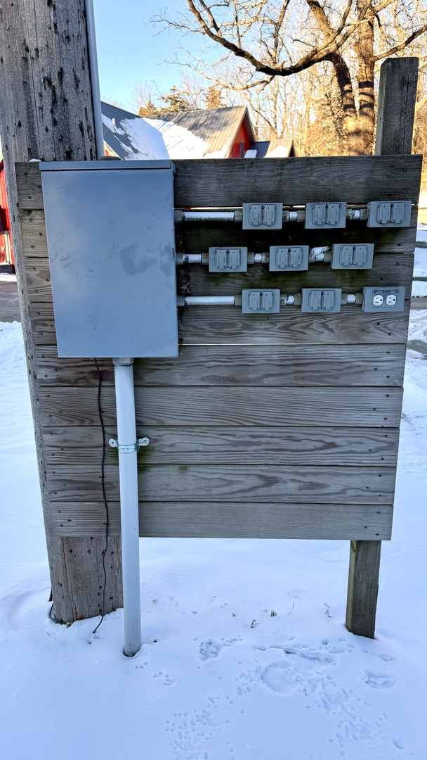 9120 Spring Valley Road Fulton, IL 61252 - Photo 19 of 59 a view of wooden fence