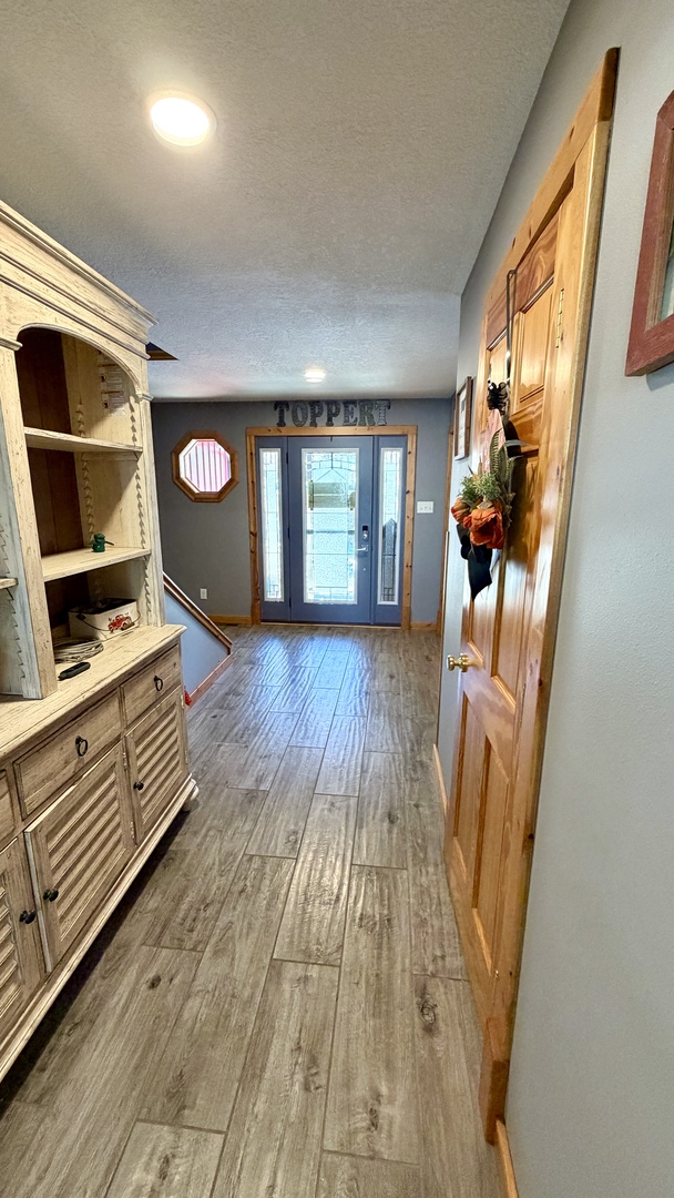9120 Spring Valley Road Fulton, IL 61252 - Photo 26 of 59 a view of an empty room and window