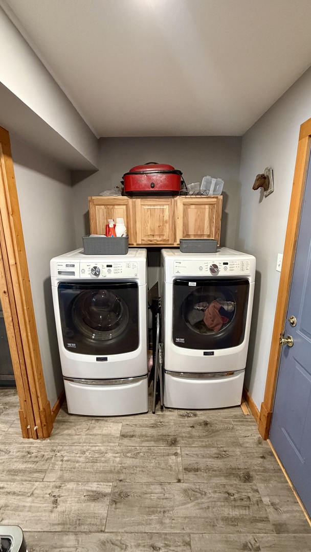 9120 Spring Valley Road Fulton, IL 61252 - Photo 27 of 59 a utility room with dryer and washer