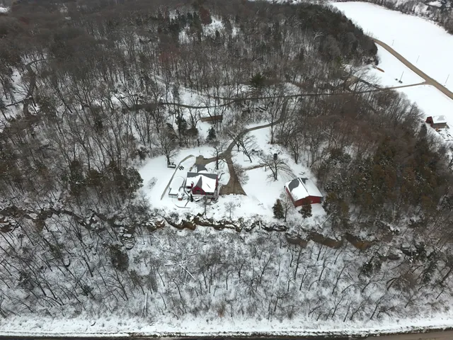 $550,000 | 9120 Spring Valley Road, Fulton, IL 61252