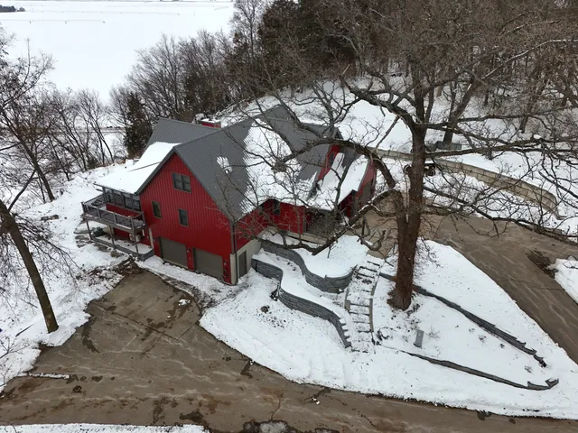 $550,000 | 9120 Spring Valley Road, Fulton, IL 61252