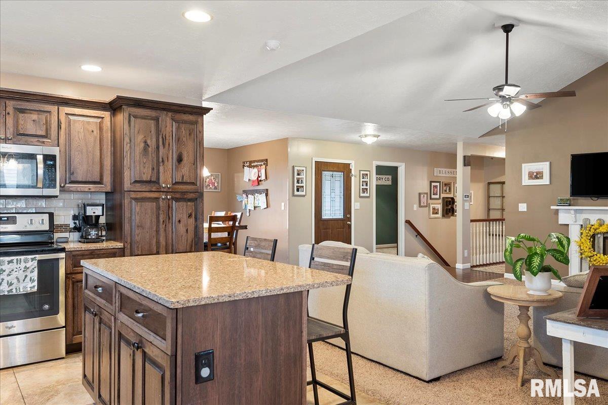 2016 Clarion Drive Springfield, IL 62711 - Photo 20 of 57 Gallery Image 20