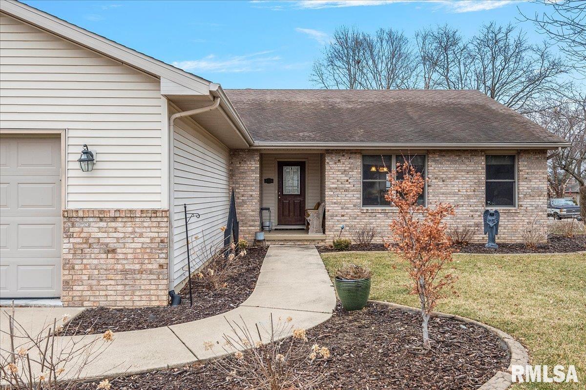 2016 Clarion Drive Springfield, IL 62711 - Photo 4 of 57 Gallery Image 4