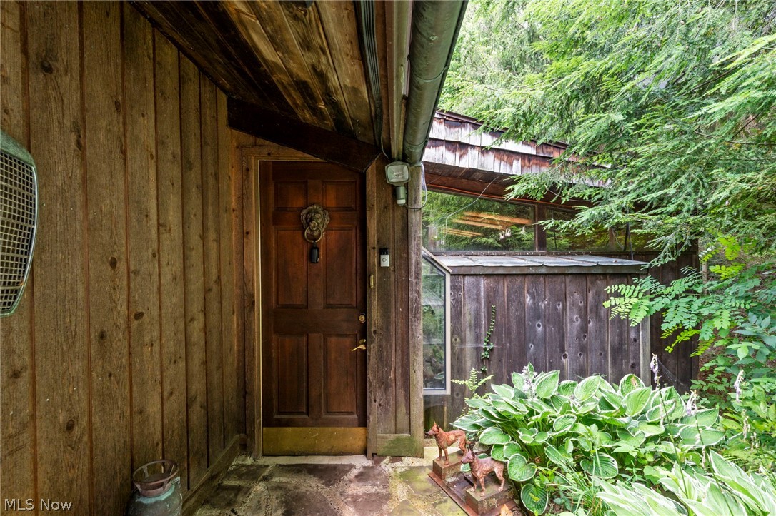 13610 Sperry Road Novelty, OH 44072 - Photo 3 of 43