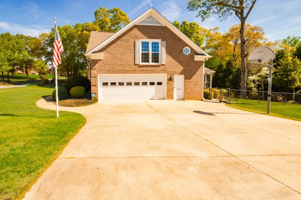$595,500 | 110 West Killarney Lake, Moore, SC 29369